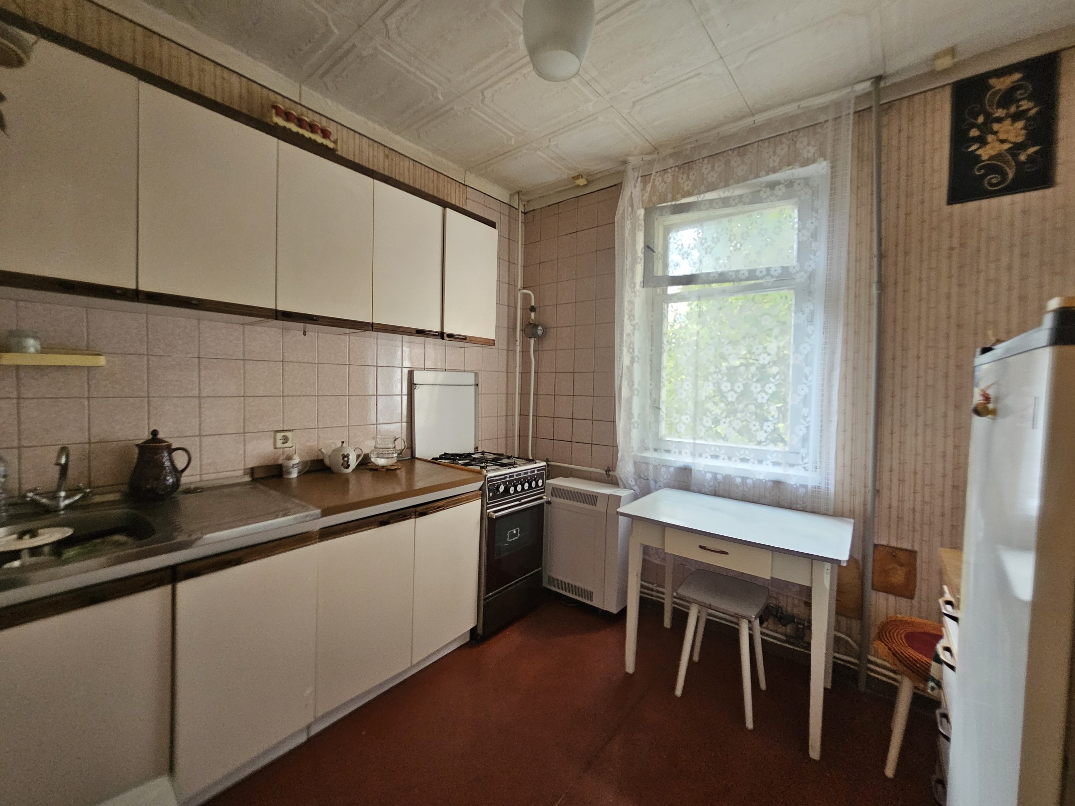 Продается 3-к квартира, Артемовский р-н, кв-л Южный
Дом: Панельный, 3/9 этаж
Отопление: Автономное
Состояние: Под ремонт (советский ремонт)
Район: Т...