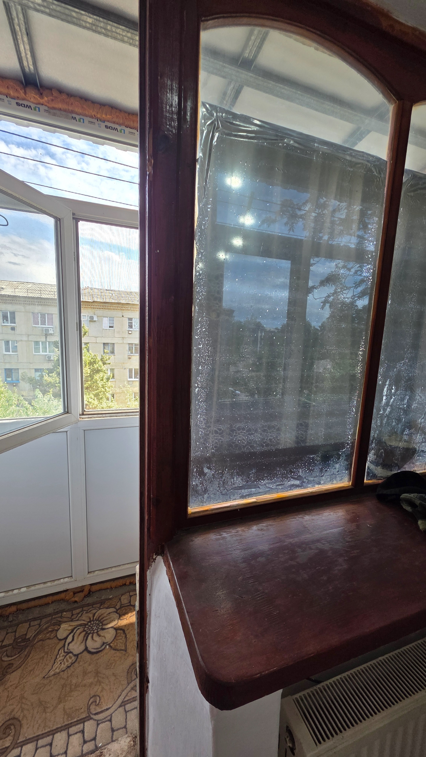 🏢Продаётся 1-комнатная квартира в Свердловске, квартал 50 лет Октября д 1. Кирпичный дом, квартира не угловая. 🛠 Крыша после капитального ремонта. Все окна и новый балконный блок- металлопластиковые. Точечное освещение в зале. Газовое индивидуальное отопление, есть проект. Санузел совмещённый в плитке. ✨В ква...