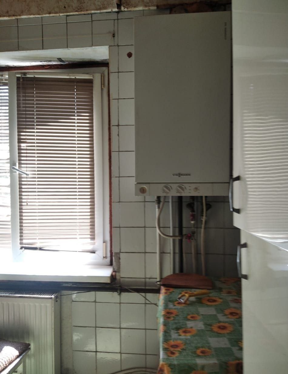 Продам 2х комн. квартиру на кв.Солнечный, 4/5 этаж, 43/29/6кв. АВТОНОМНОЕ ОТОПЛЕНИЕ Квартира под ремонт. Окна м/п, с/у раздельный. Отличное месторасположение. Рядом ВНУ им.Даля, школы, детские сады, рынок, супермаркеты. Цена 4 700 000 ₽ +7(959) 195-27-88 Мила...
