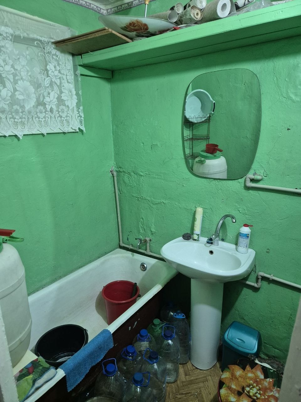 Продам 1-ком квартиру район машзавода, 4 этаж, не угловая, тёплая, рядом школа, магазин, детский садик, долгов нет, с документами всё впорядке цена 800 т.р., звоните на номер +79591020820...